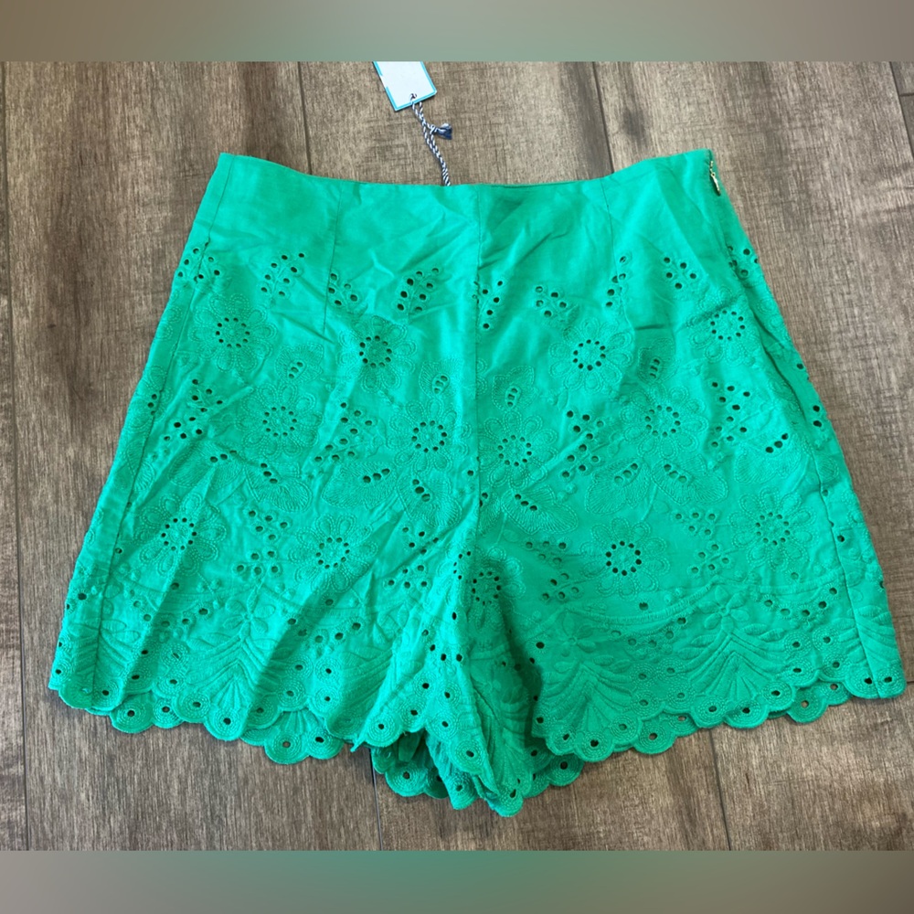 Draper James Green Eyelet Embroidered Scalloped Hem Shorts